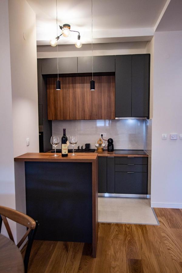 Follow The Sun - 4 Person Apartment Bar Exterior foto